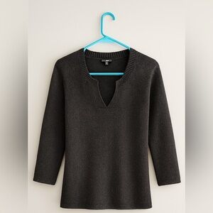 TOMMY BAHAMA metallic shimmer V-neck sweater 3/4   sleeves holiday  size M EUC